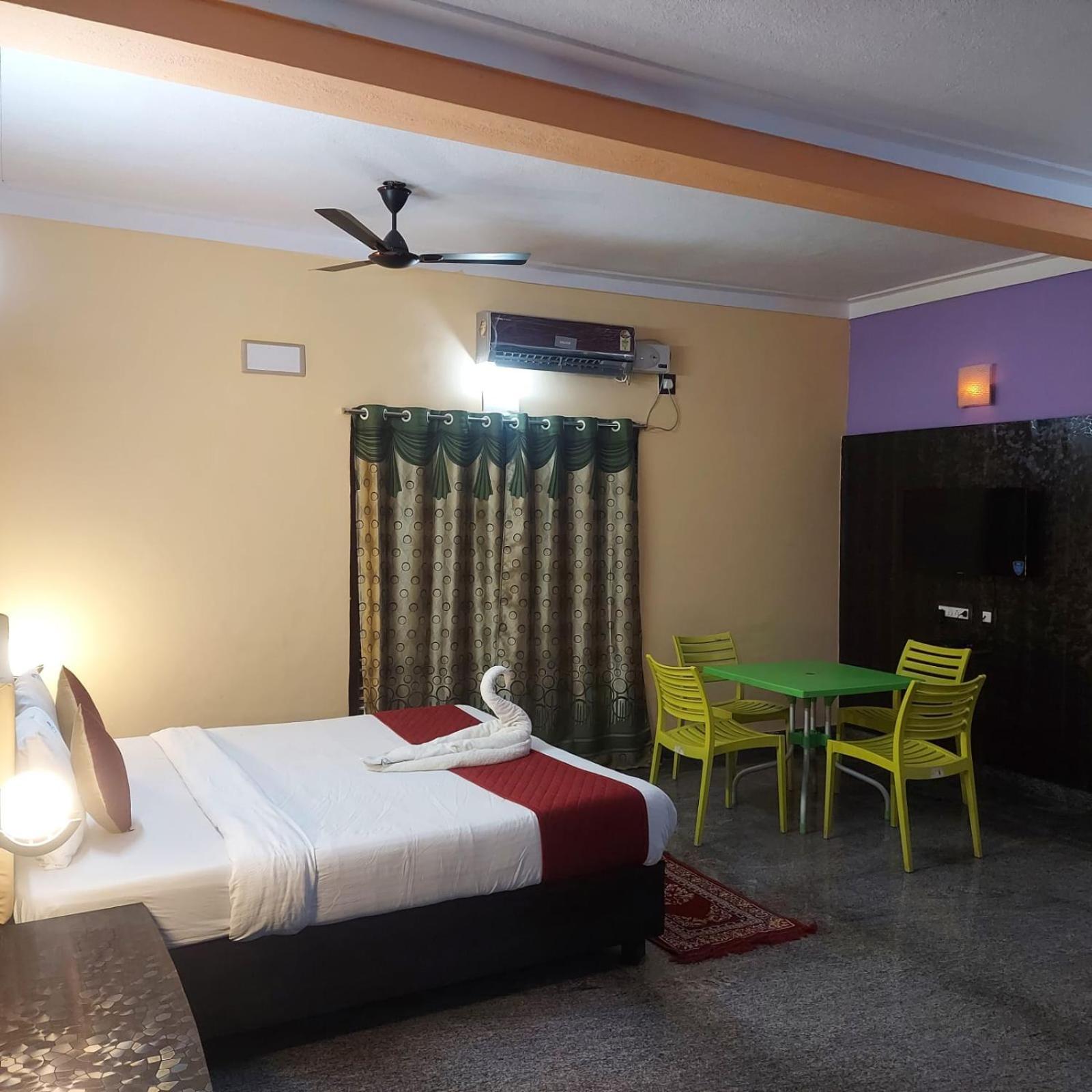 Dolphin Resort 耶拉吉里 外观 照片