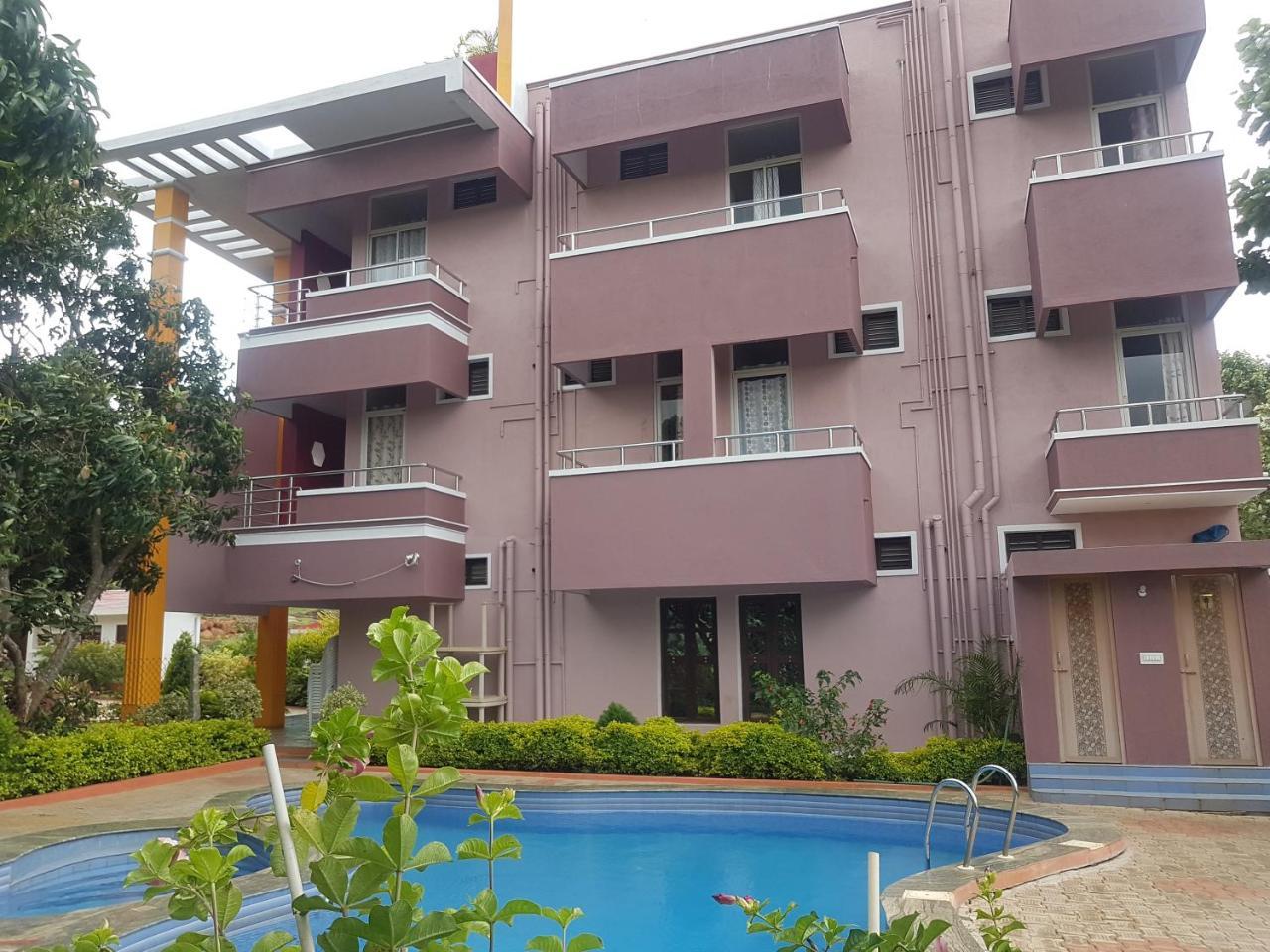 Dolphin Resort 耶拉吉里 外观 照片